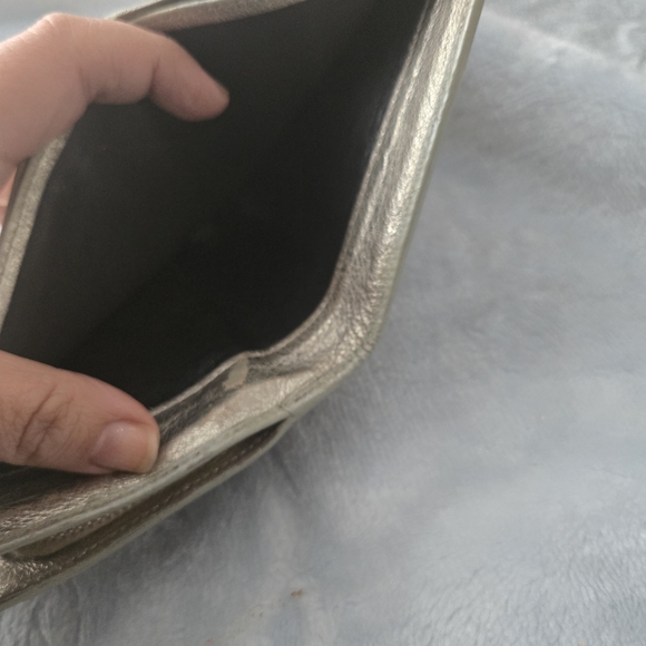 Abbey Gucci Compact Wallet - Picture 6 of 17